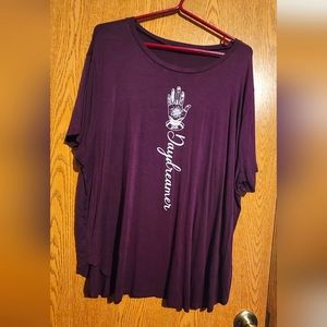 3XL Queen Bees short sleeve top.  Brand new, never worn